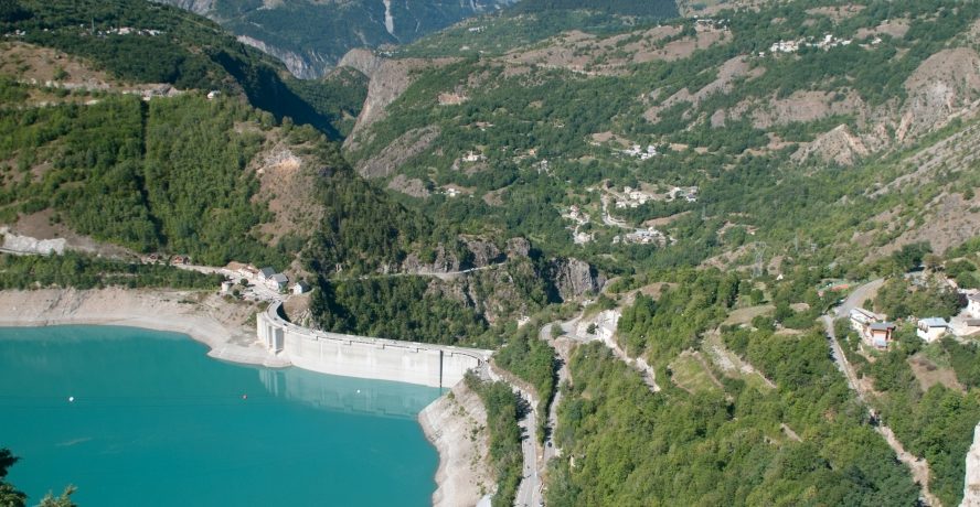 Lac Chambon : un bel endroit pour passer ses vacances en camping