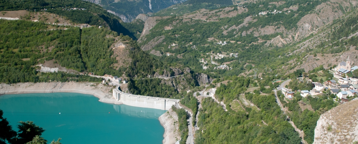 Lac Chambon : un bel endroit pour passer ses vacances en camping