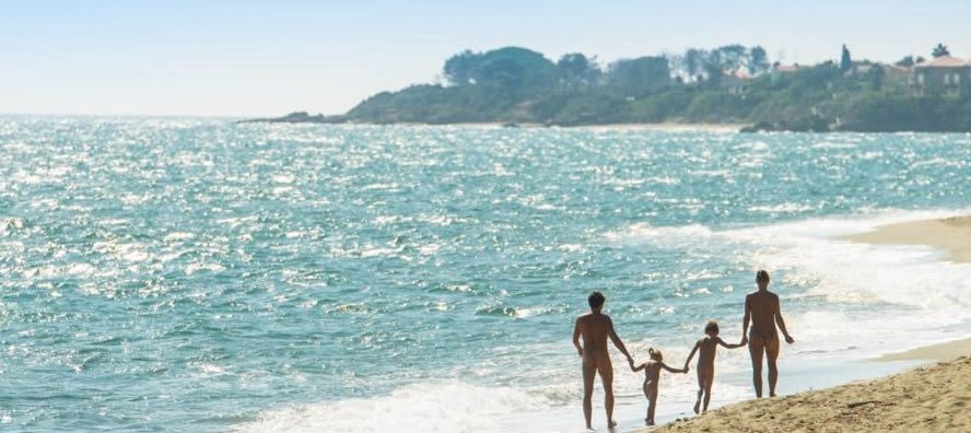 Vacances naturistes : pourquoi pas ?