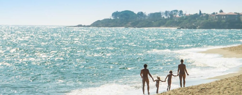 Vacances naturistes : pourquoi pas ?