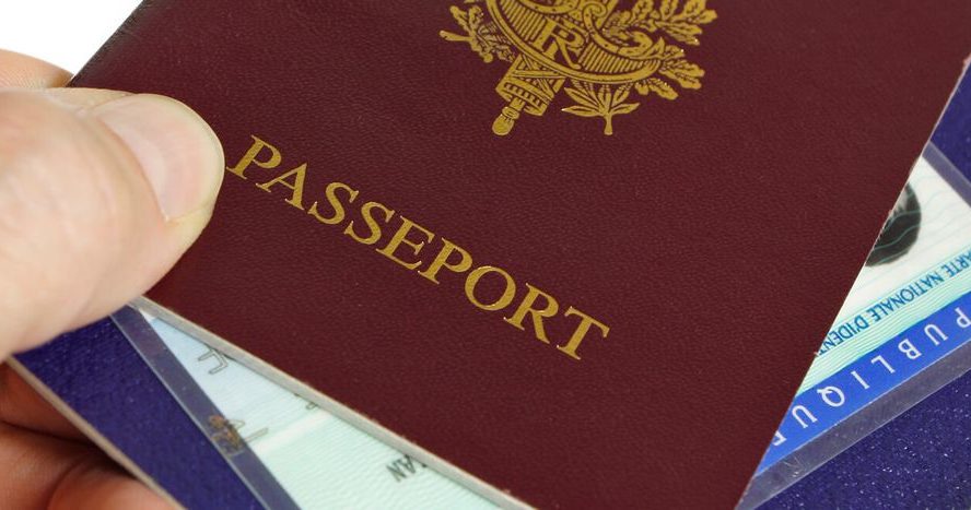 Mon enfant a 18 ans, comment faire pour demander son passeport ?